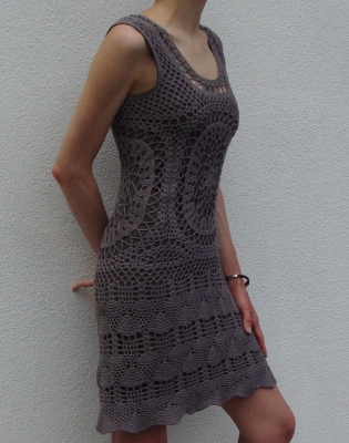 Crochet dress pattern. Sculptural, fashionable and very irresistible crochet dress! Just the right flattering silhouette to show off your perfect shape. Softly follows your curves and shows off your waistline – wear it to get lots of admiring glances.